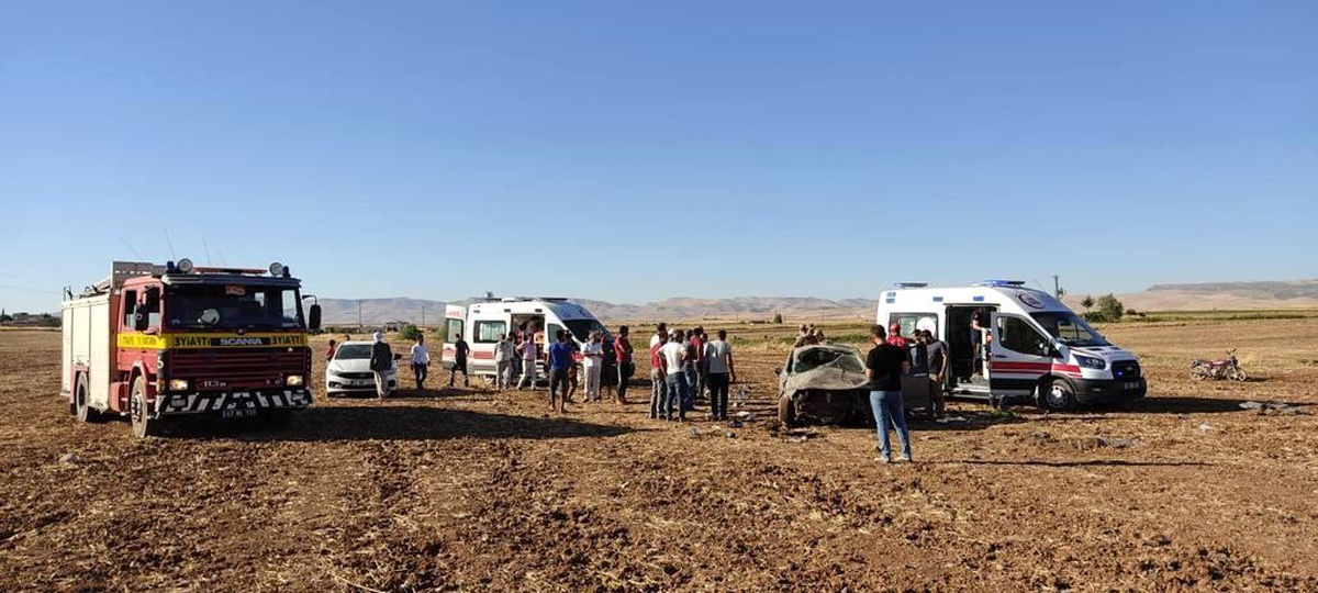 Mardin\'de kontrolden çıkan otomobil takla attı: 2 yaralı