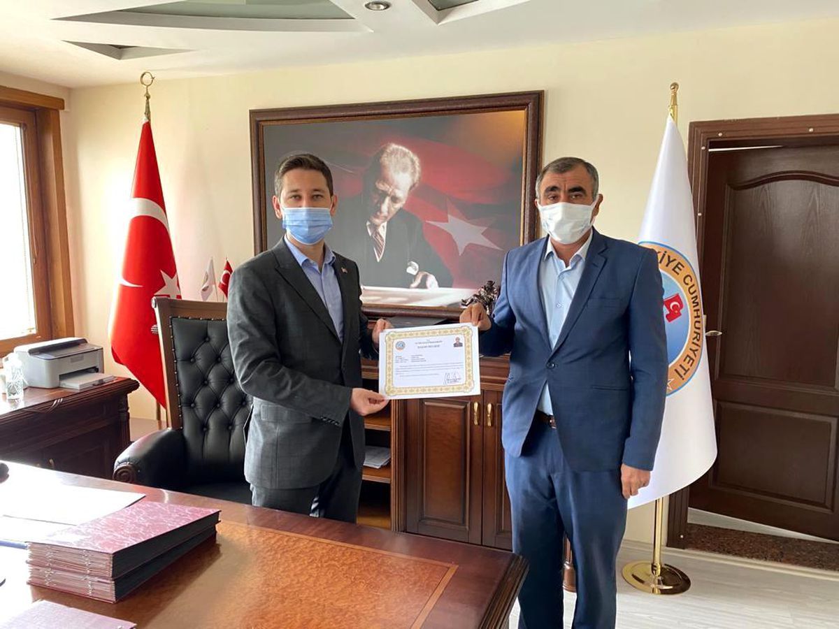 Muhtarlara başarı belgesi