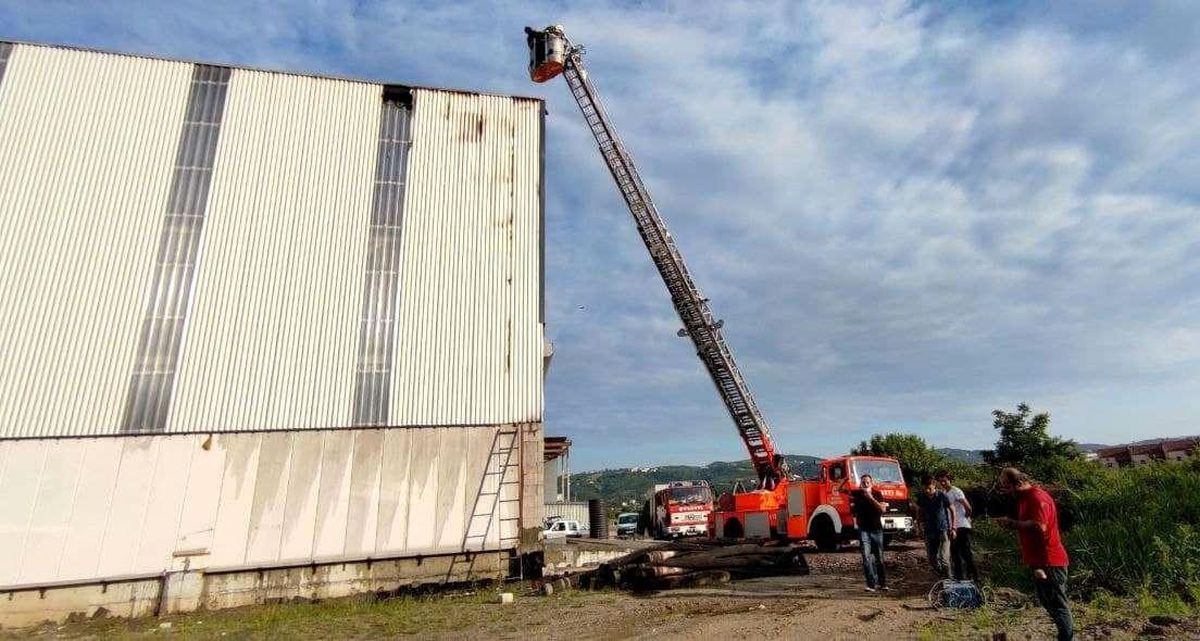 Prefabrik atölyesinde yangın korkuttu