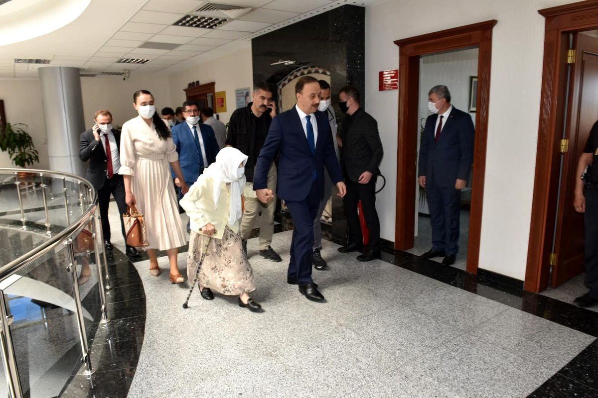 Son dakika... Şanlıurfa\'da şehit aileleri unutulmuyor