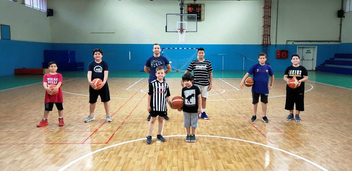 Yunusemre\'de erkek basketbol kursları başladı