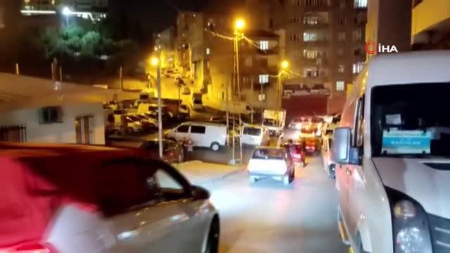 Esenler'de asker konvoyunu polis ekipleri anons yaparak dağıttı