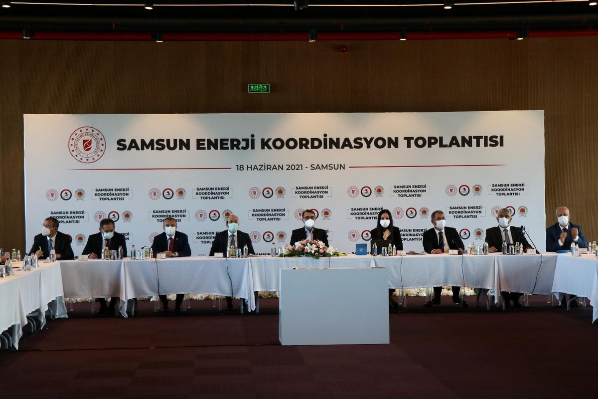 Son dakika... Bakan Dönmez, enerji yatırımları hakkında bilgi aldı