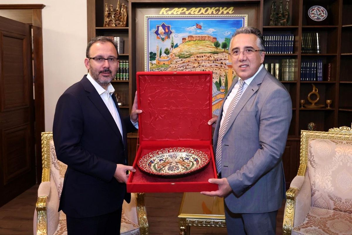 Son dakika haber... Bakan Kasapoğlu, Nevşehir Belediyesini ziyaret etti