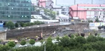 Başakşehir'de istinat duvarı çöktü (2)