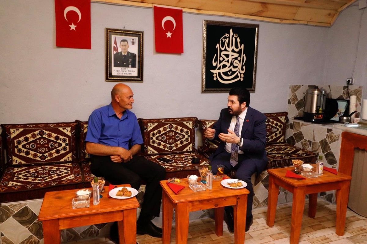 Başkan Sayan, Şehit Harun Aslan\'ın ailesini ziyaret etti