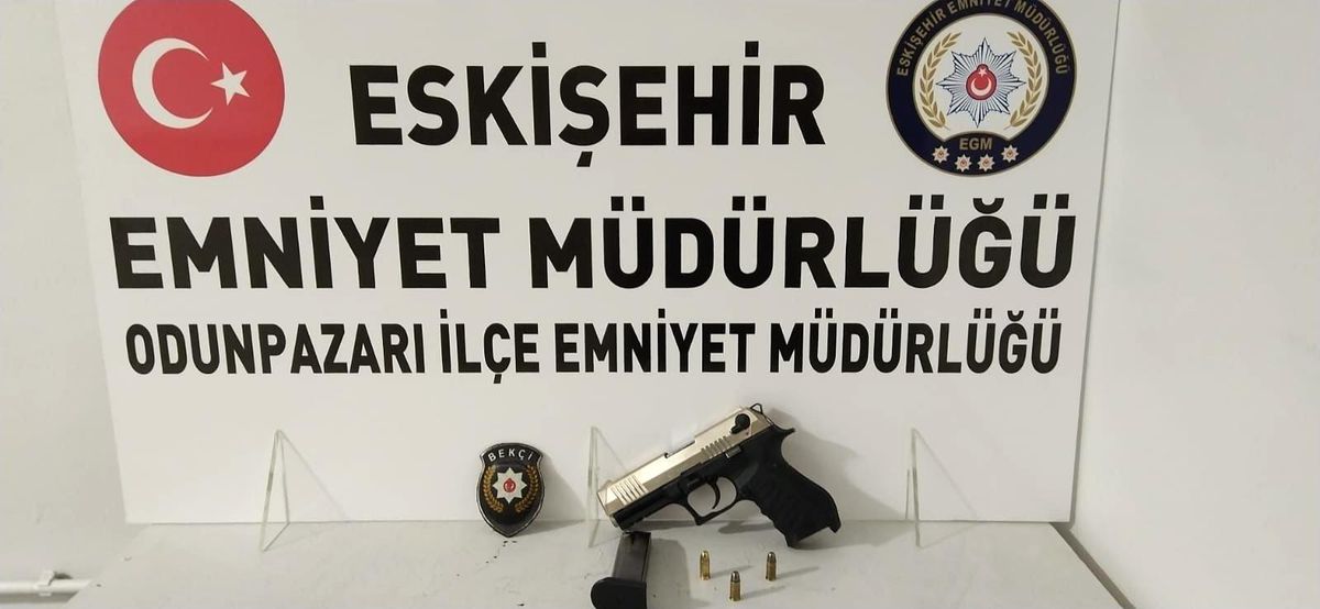 Bekçilerin şüphelendiği şahsın üzerinden silah ve mermi çıktı