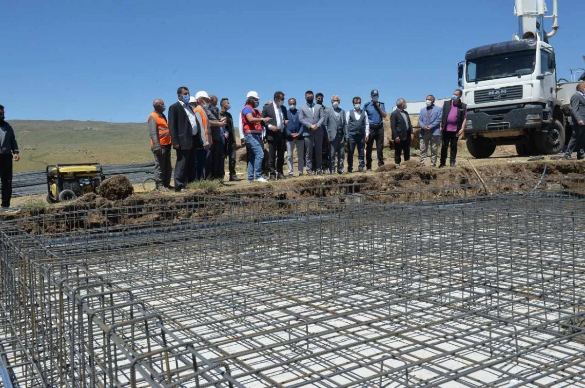 Bingöl depreminden etkilenen Erzurum\'da depremzedeler için yapılacak 575 konutun temeli atıldı