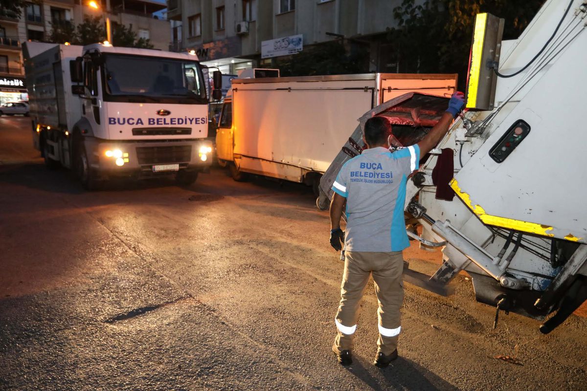 Çöp konteynerlerinde dezenfekte önlemi