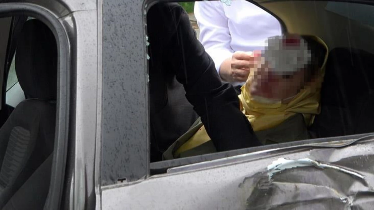 Davutoğlu\'nun konvoyunda kaza: Genel Başkan Yardımcısı ve bir çocuk yaralandı