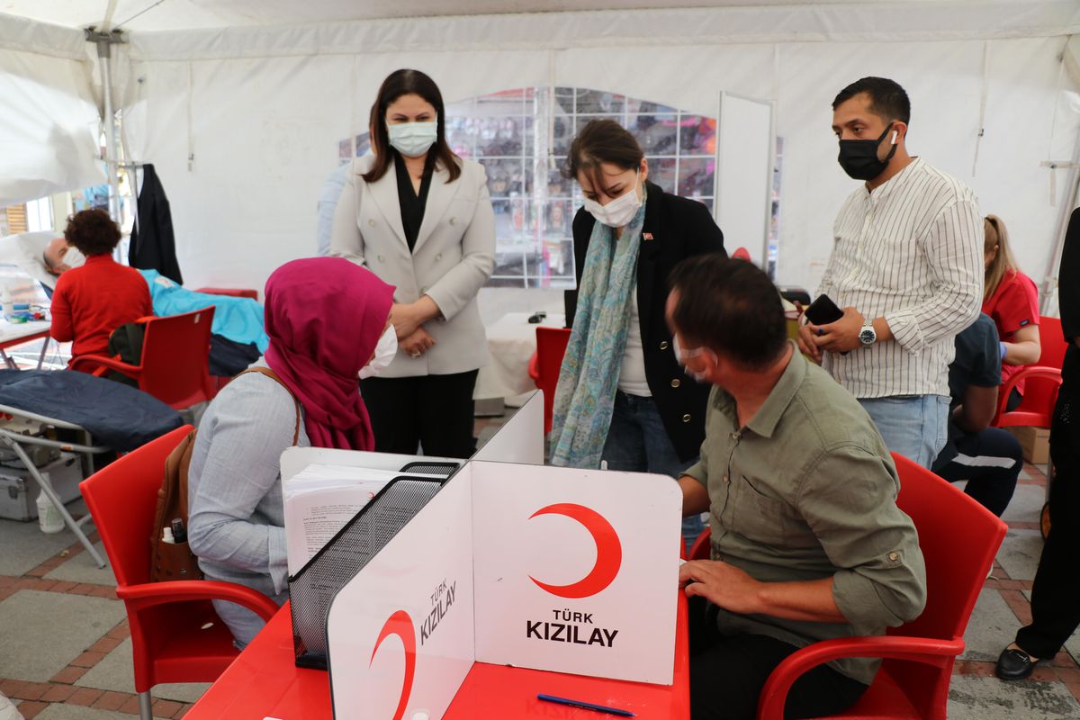Edirne\'de AK Parti\'den kan bağışı kampanyasına destek