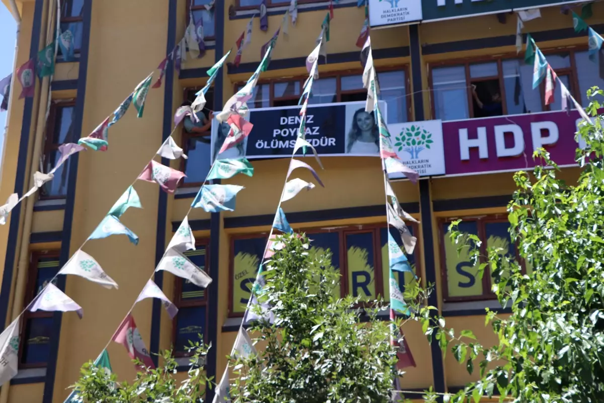 HDP İzmir il binasında gerçekleştirilen saldırıya tepki