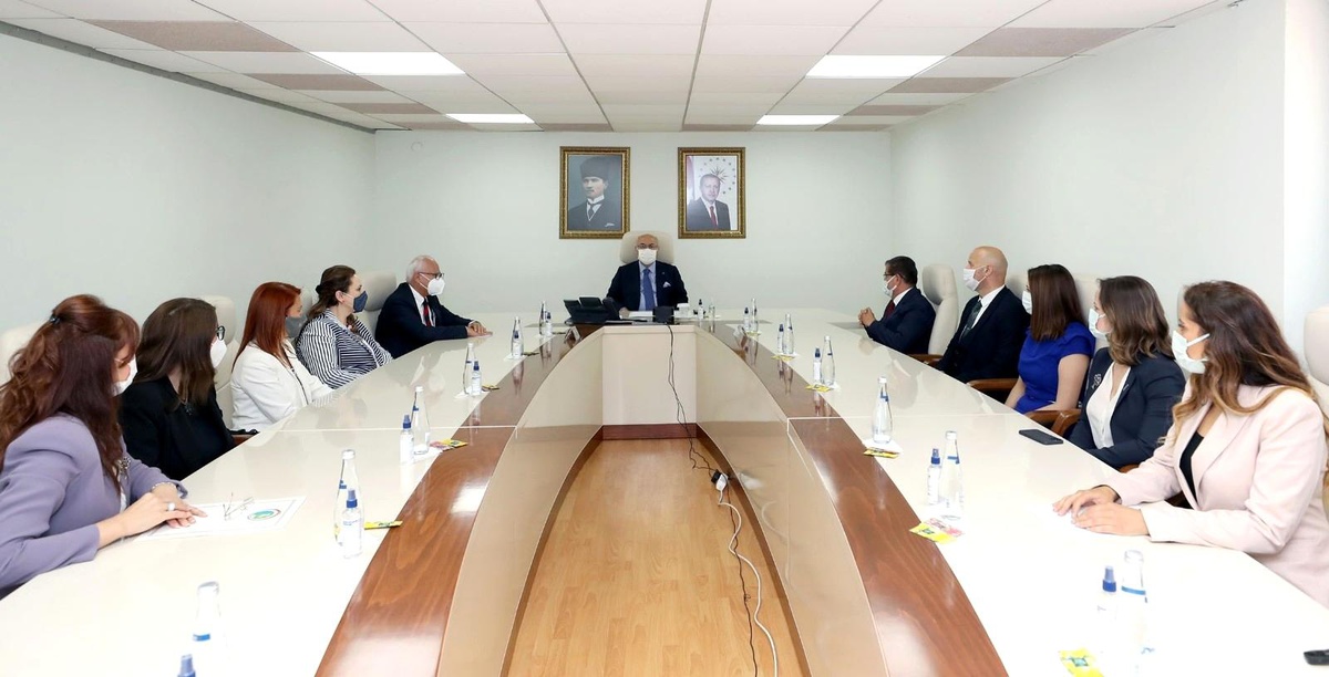 İzmir Valiliğinin koordinatörlüğündeki "İş Dünyasında Yaratıcı Kadınlar" projesinde protokol imzalandı