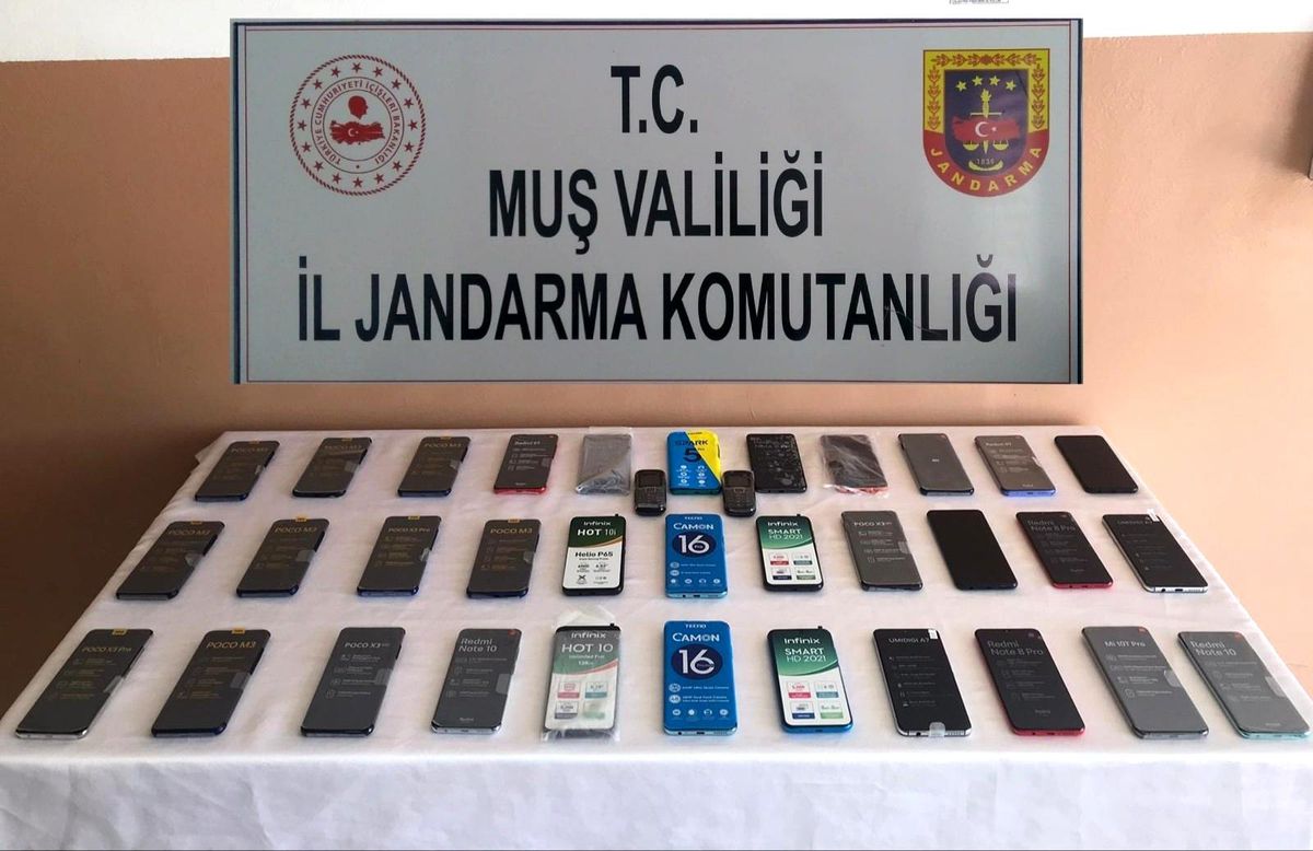 Jandarmadan kaçak cep telefonu operasyonu