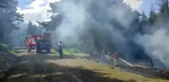 KASTAMONU - Çıkan yangında bir ev ve ahır zarar gördü