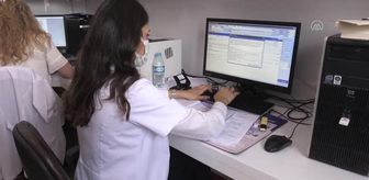 Kovid-19'a yakalanan babanın şifası doktor kızından geldi