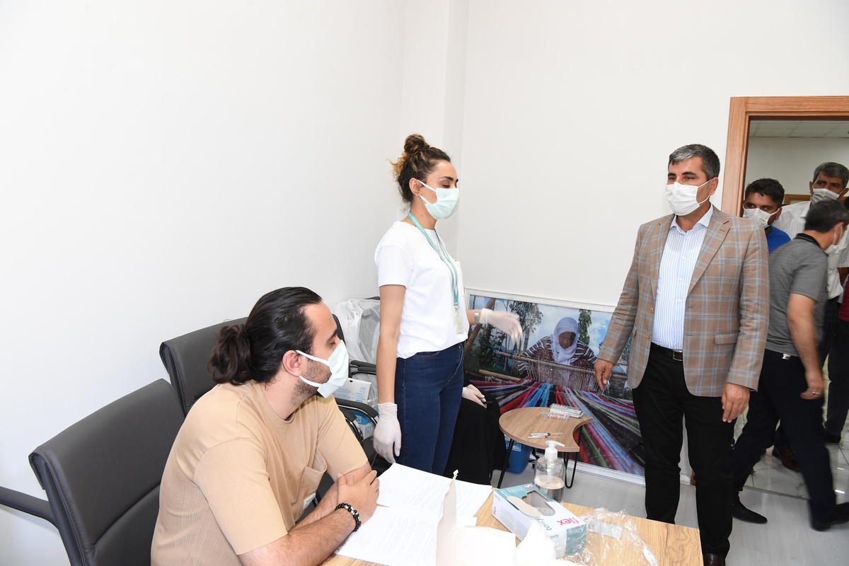 Muş Belediyesi çalışanlarının aşılanmasına başlandı
