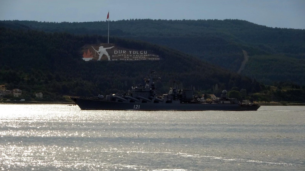 Son dakika haberi | Rus savaş gemileri peş peşe Çanakkale Boğazı\'ndan geçti
