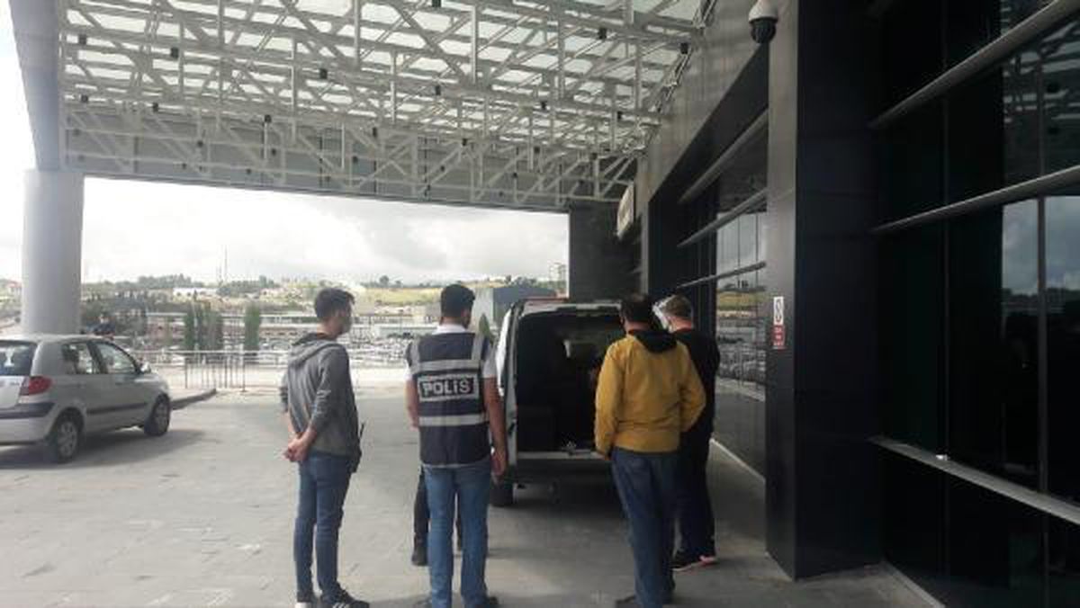 Sahte kimlikle 380 bin TL\'lik dolandırıcılık yapan 5 şüpheli yakalandı