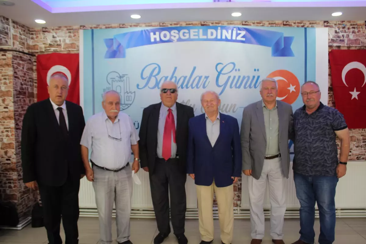 Söğütlü Belediyesinden Babalar Günü etkinliği