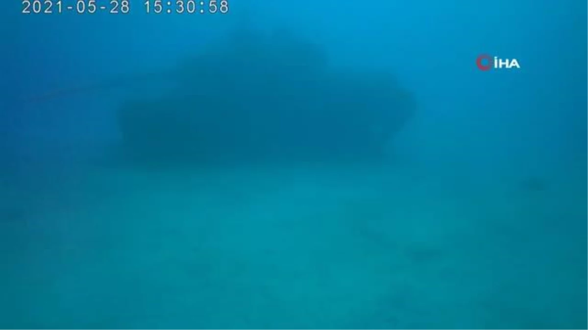 Su altındaki 45 tonluk tank dalış turizminin gözdesi oldu