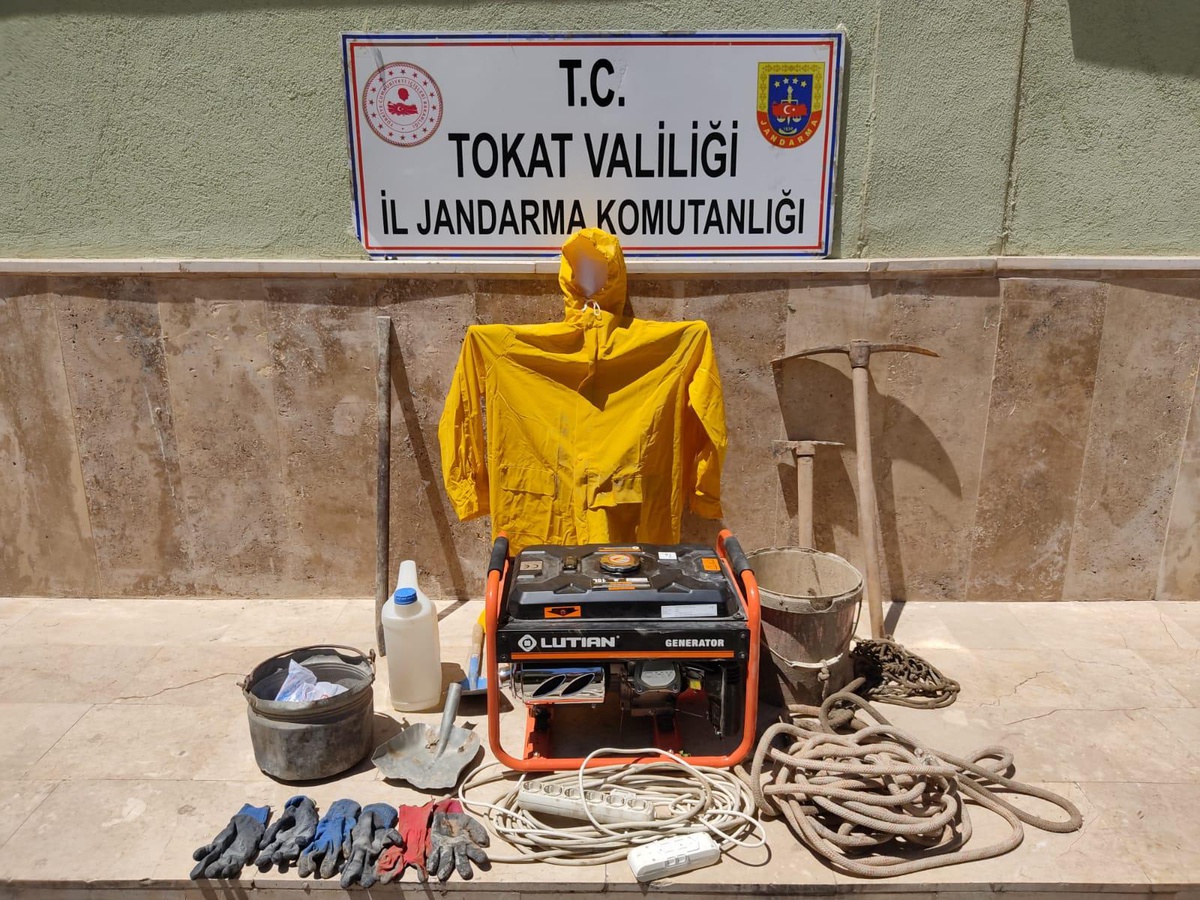 Tokat\'ta izinsiz kazı yapan 6 zanlı suçüstü yakalandı