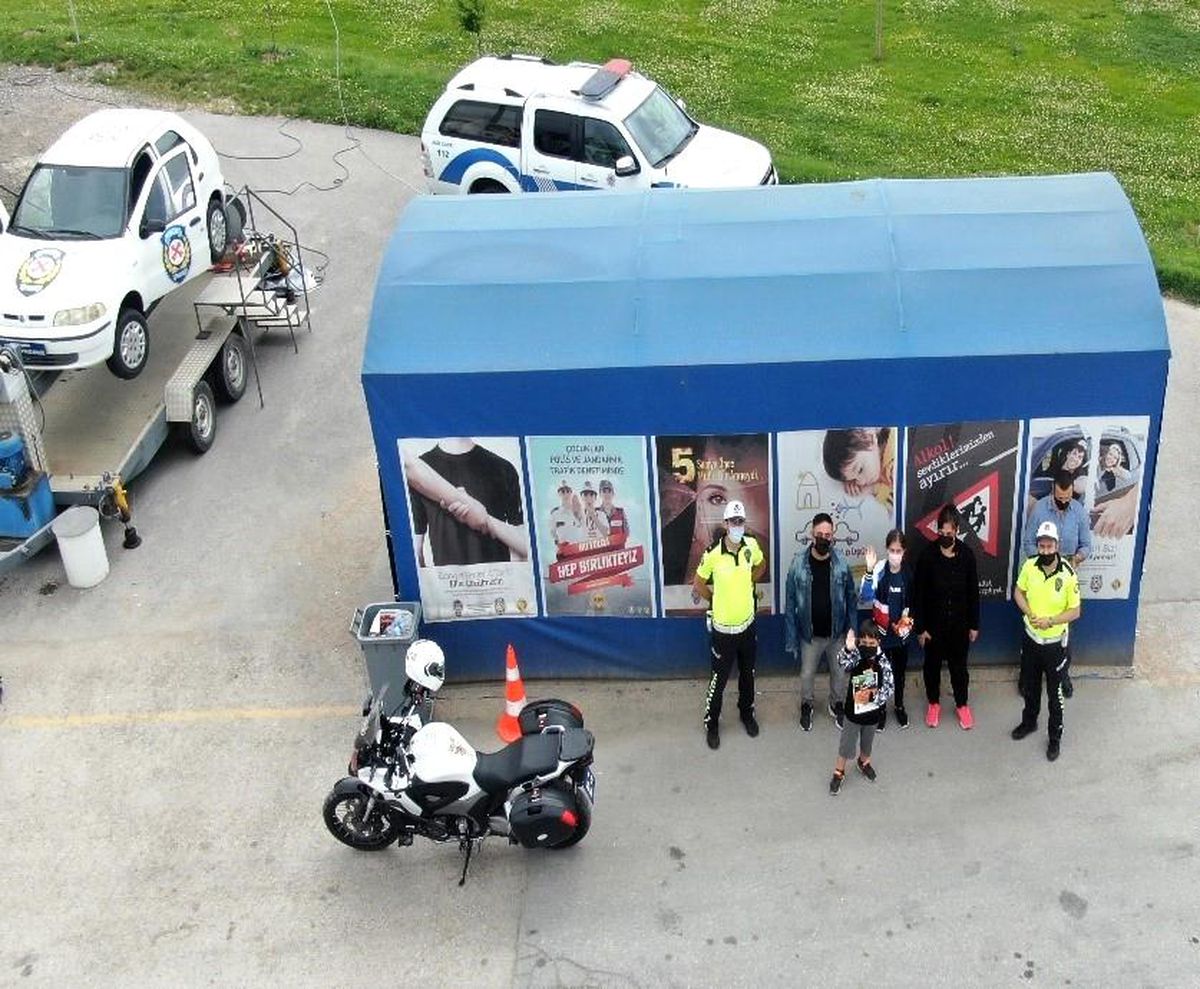 Trafik ekiplerinden tatil öncesi sürücülere bilgilendirme