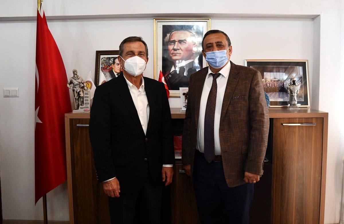 Başkan Ataç Mihalıççıklıları ziyaret etti