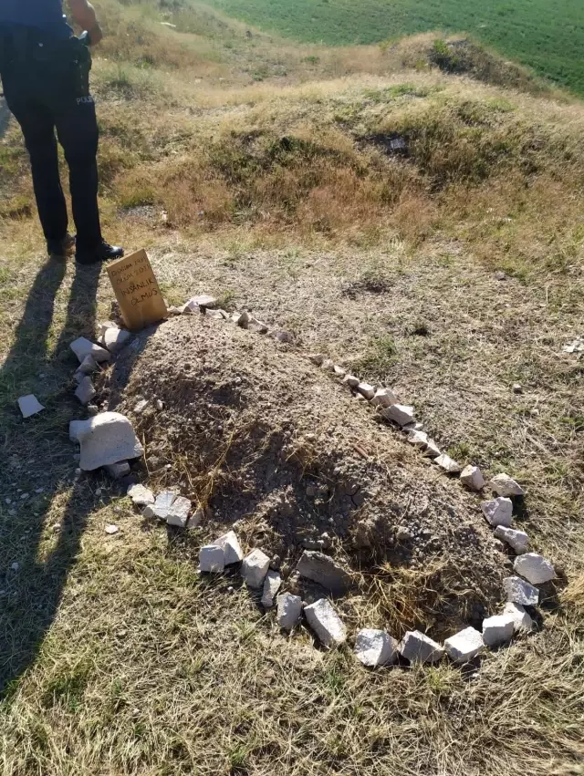 Son dakika haberi: Başkent'te boş arazide bulunan yeni yapılmış mezar polisi alarma geçirdi