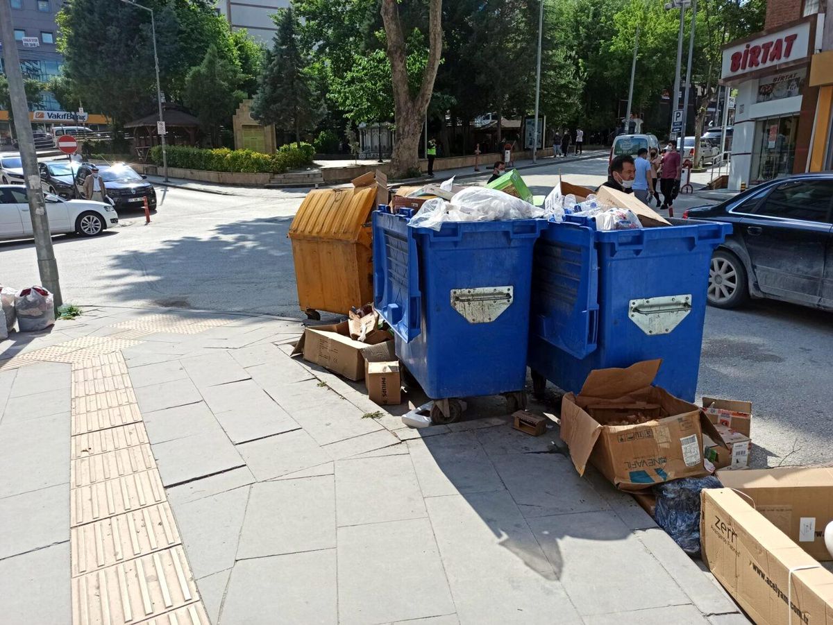 Bilecik\'te 2 gündür toplanmayan çöpler bugün toplanacak