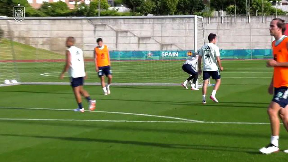 David De Gea ve Robert Sanchez\'in İspanya Antrenmanından Müthiş Kurtarışları
