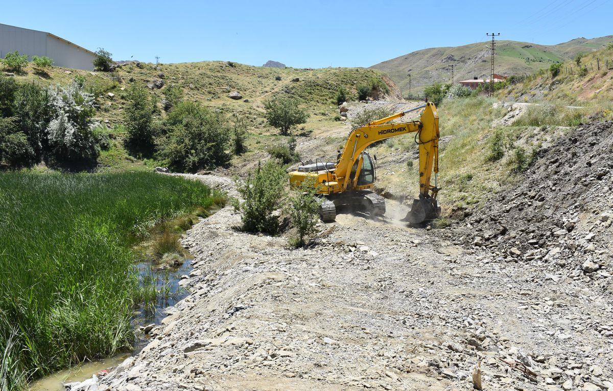 Hakkari Belediyesi 50 milyon lira borç ödedi, 25 milyon liranın üzerinde yatırım yaptı