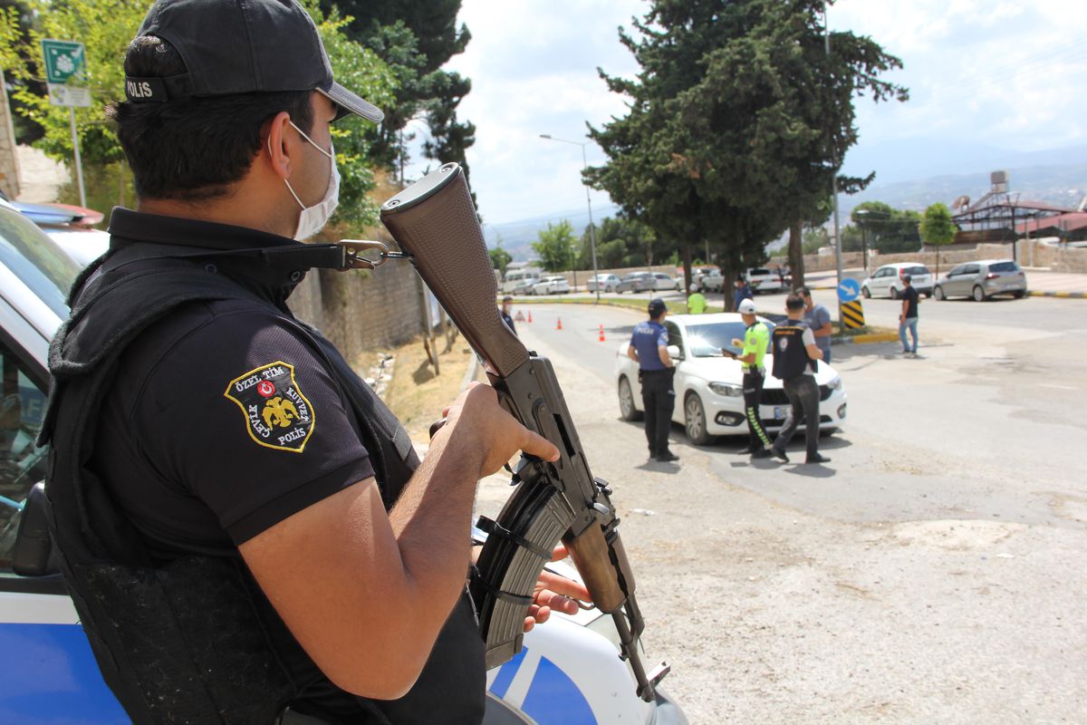 Hatay\'da 230 polisle asayiş uygulaması yapıldı