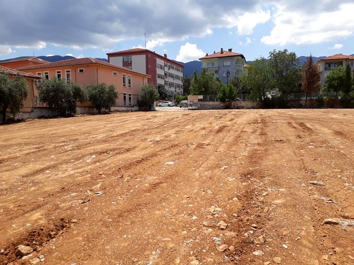 Karacasu\'da geçici otopark alanı çalışmaları tamamlandı