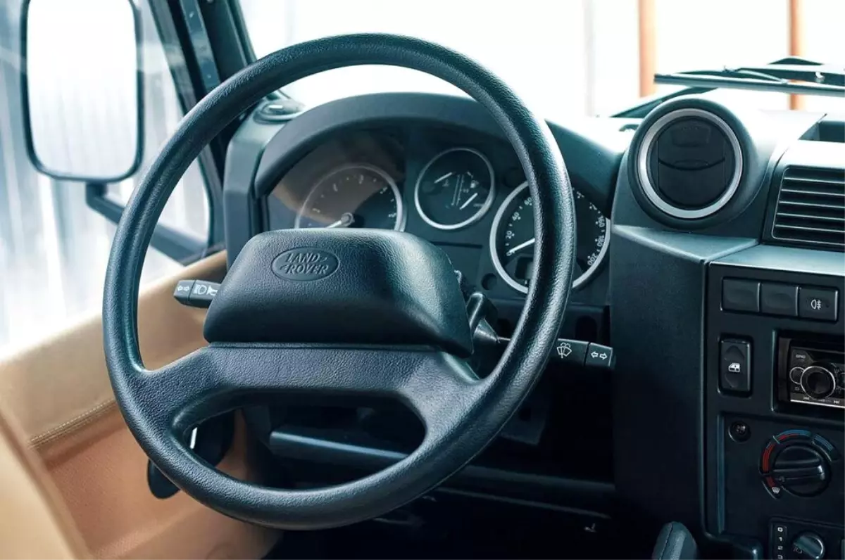 Land Rover Defender VLC Atelier ile yeniden doğuyor