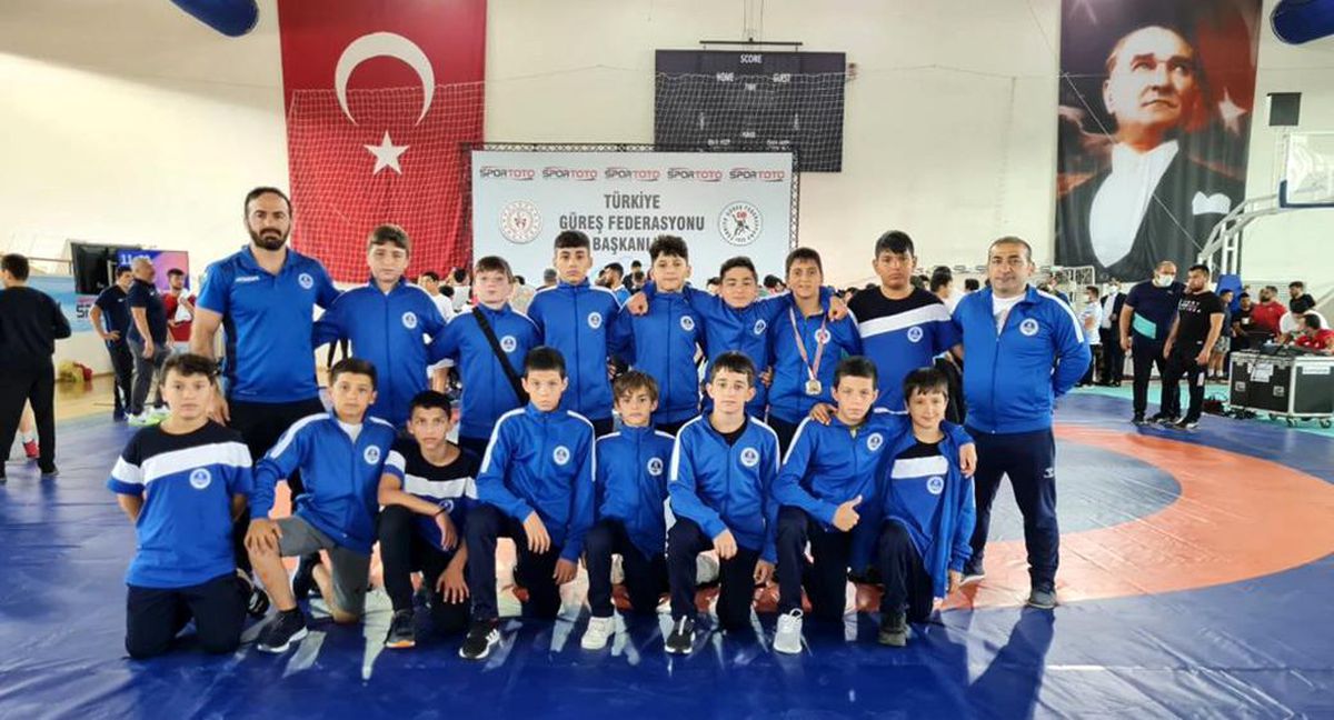 Minik güreşçiler milli takım yolunda