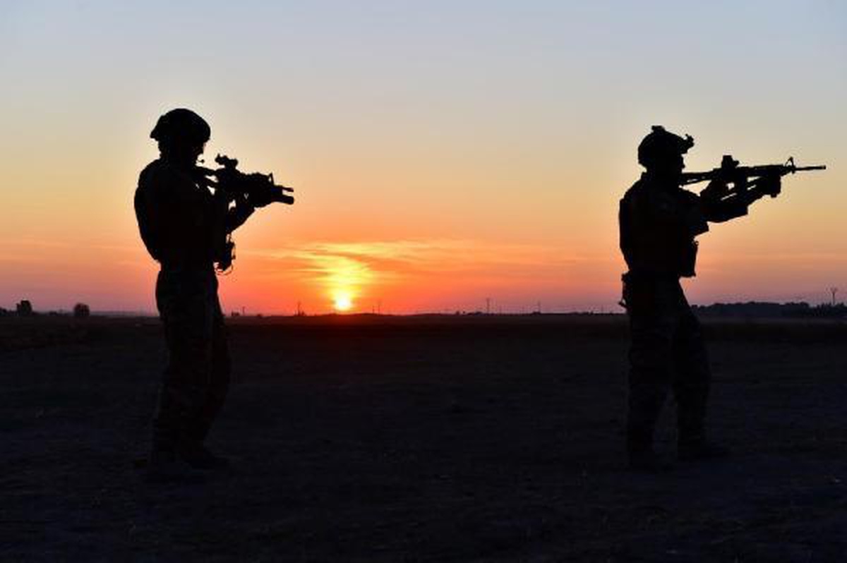 MSB: Suriye sınırında 1\'i PKK\'lı 4 kişi yakalandı