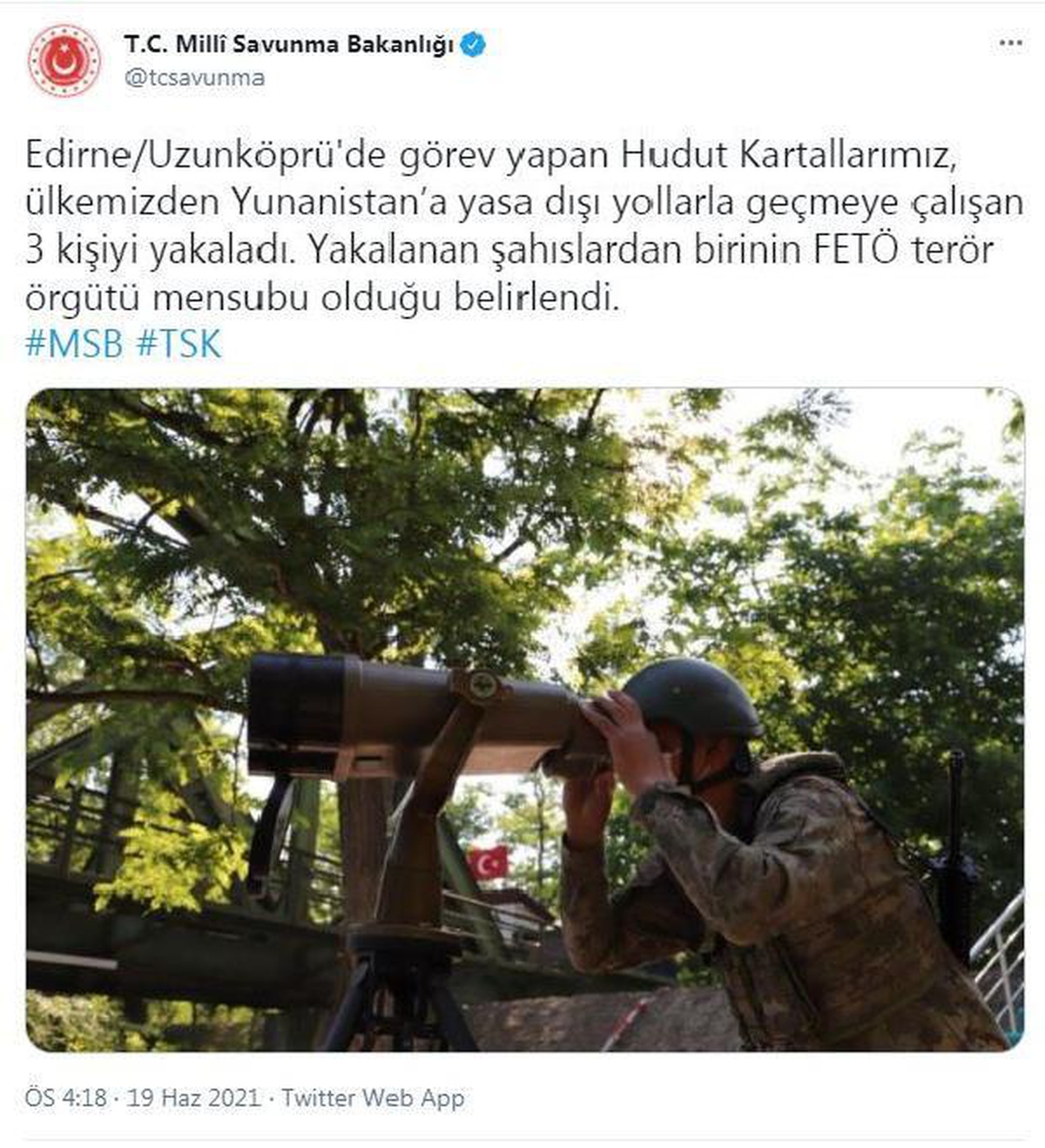 MSB: Yunanistan\'a geçmeye çalışan 1\'i FETÖ mensubu 3 kişi yakalandı