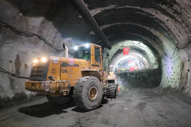 Ordu Çevre Yolu'ndaki 1280 metrelik tünelde ışık görüldü