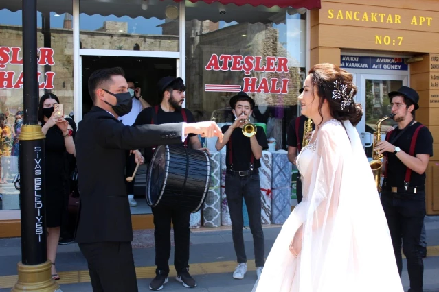 Ordulu damat Sivas'tan orkestra ile gelin aldı