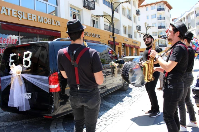 Ordulu damat Sivas'tan orkestra ile gelin aldı