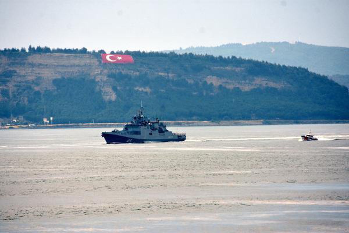Russian warships passed through Canakkale Strait to Aegean Sea