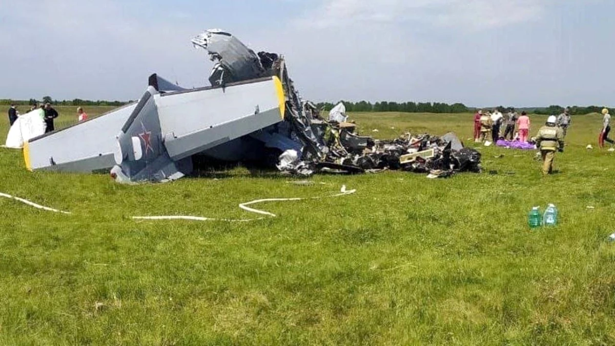 Rusya\'da paraşütçüleri taşıyan uçak yere çakıldı: 9 ölü, 15 yaralı