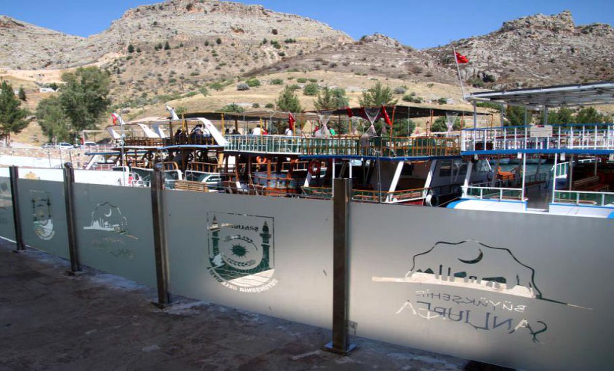 Halfeti\'de marina onarımı çalışması başlatıldı