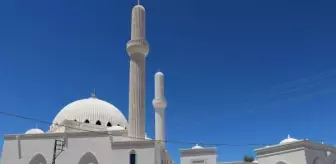 Selçuklu ve Osmanlı mimarisiyle inşa edilen cami törenle ibadete açıldı