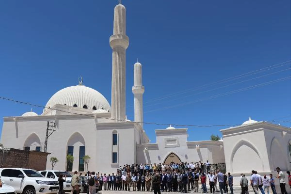 Selçuklu ve Osmanlı mimarisiyle inşa edilen cami törenle ibadete açıldı