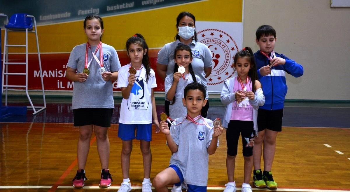 Yunusemreli sporcular valilik kupasında 11 madalya kazandı