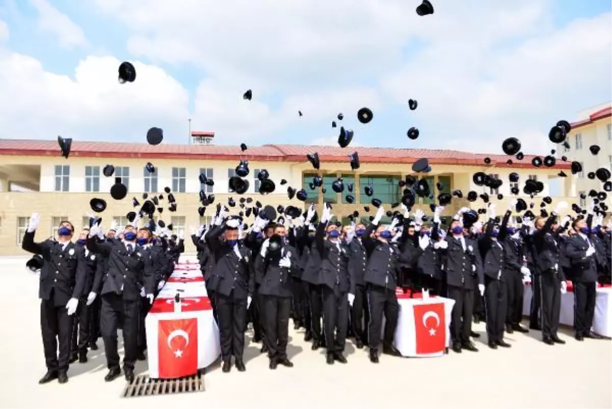 Son dakika haberleri... ADANA\'DA POLİS ADAYLARININ MEZUNİYET SEVİNCİ