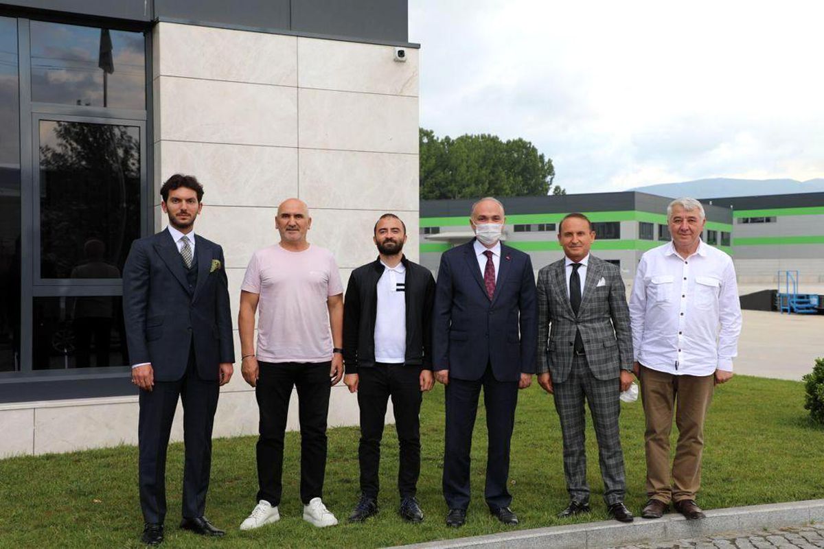 Başkan Özlü ilk 500 sanayi kuruluşu içine giren firmaya ziyaret etti
