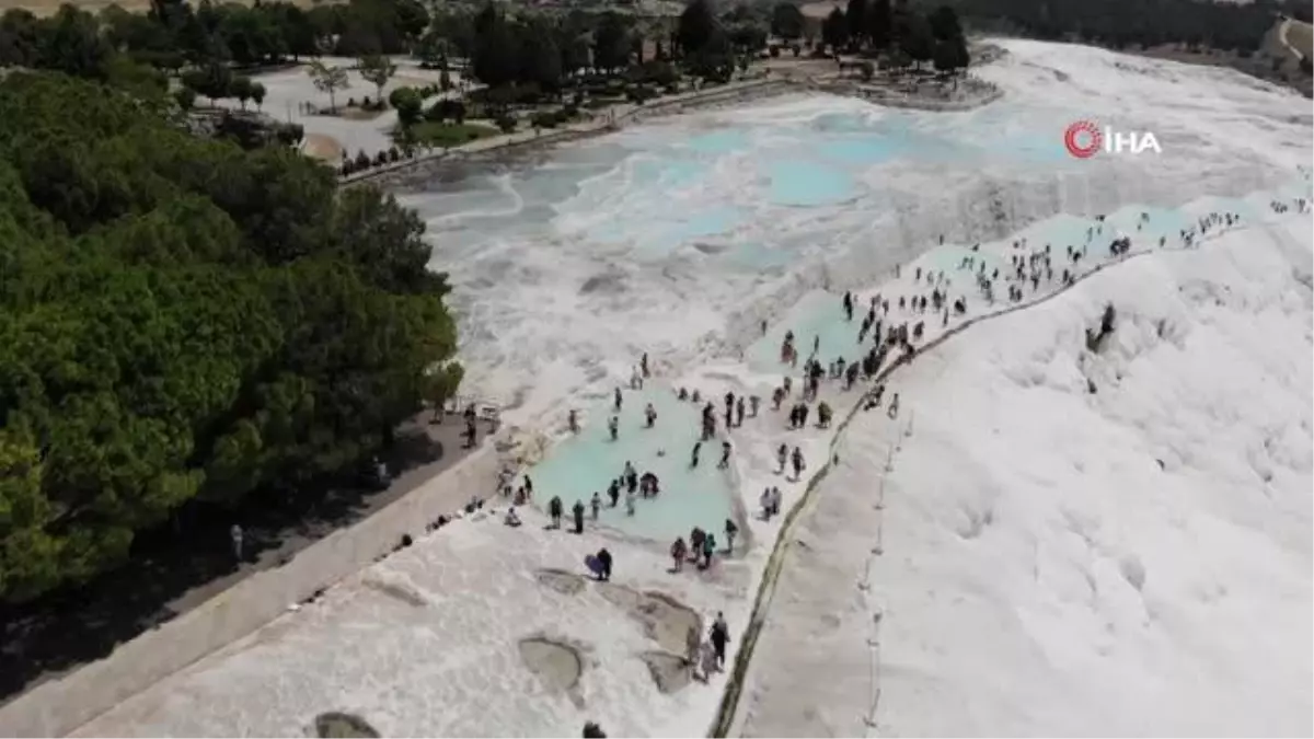 Beyaz cennet Pamukkale\'ye yerli ve yabancı turistlerden yoğun ilgi